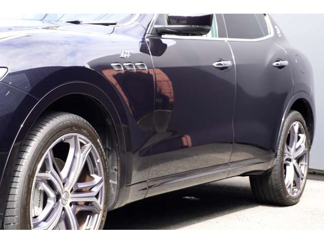 Maserati Levante 5