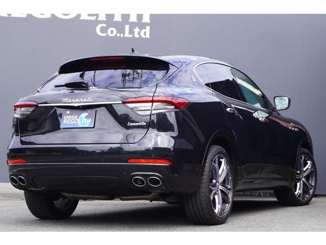 Maserati Levante 8