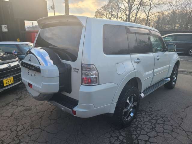 Mitsubishi Pajero 6