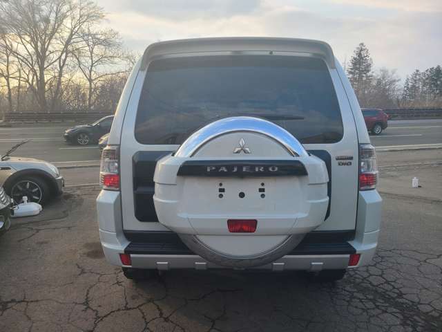 Mitsubishi Pajero 7