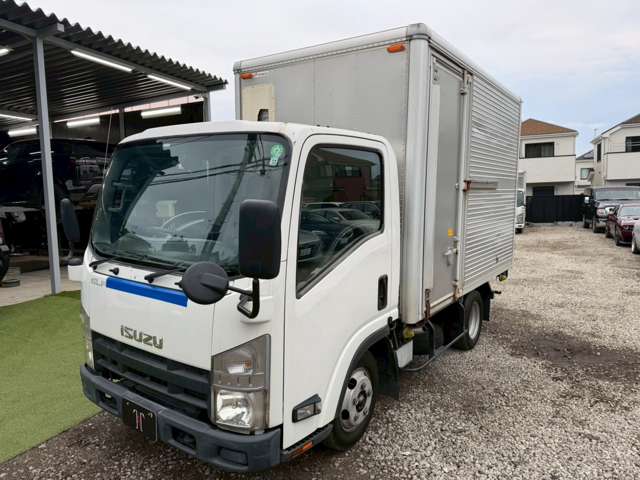 Isuzu Elf 4