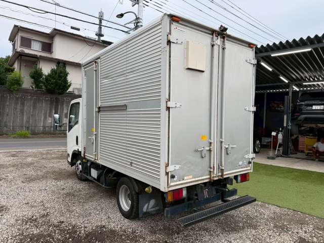 Isuzu Elf 6
