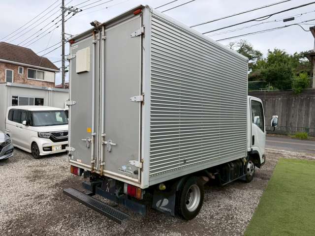 Isuzu Elf 8