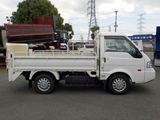 Mazda Bongo Truck 4