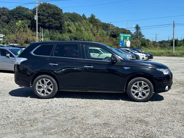 Mitsubishi Outlander PHEV 9