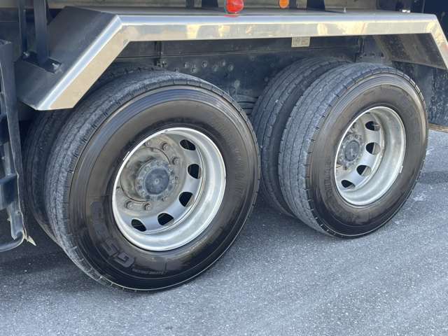 Mitsubishi Fuso Super Great 12