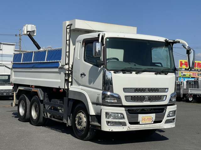Mitsubishi Fuso Super Great 2