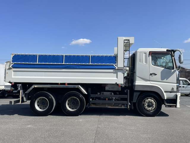 Mitsubishi Fuso Super Great 4