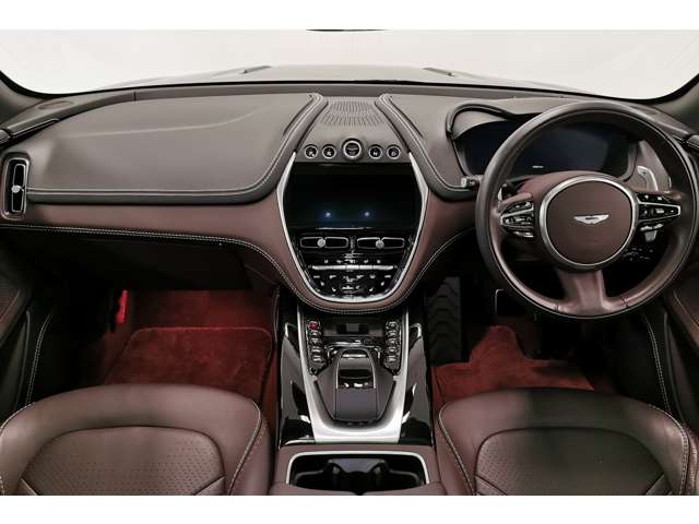 Aston Martin DBX 2