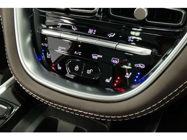 Aston Martin DBX 3