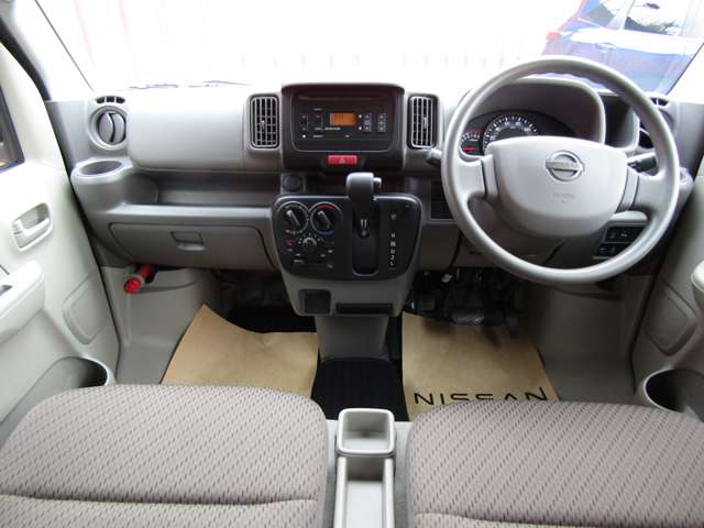 Nissan NV100 Clipper 6