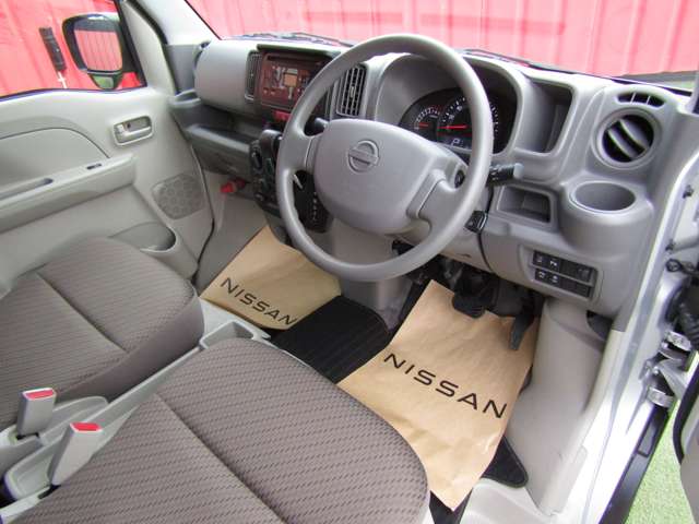 Nissan NV100 Clipper 7