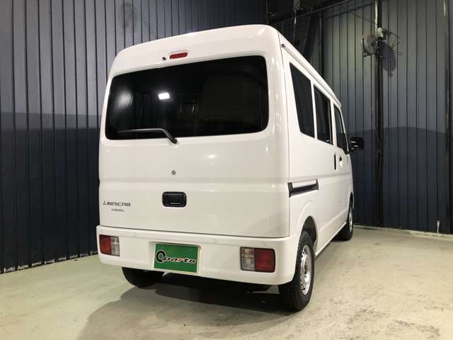 Mitsubishi Minicab Van 11