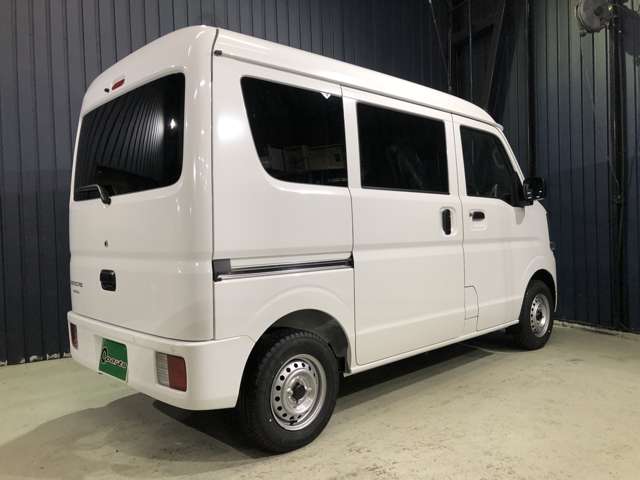 Mitsubishi Minicab Van 12