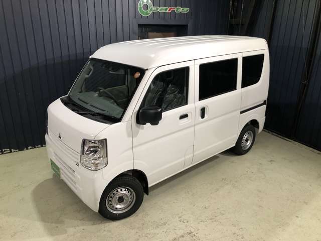 Mitsubishi Minicab Van 6