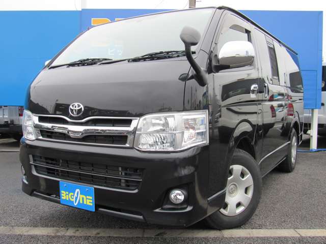 Toyota Hiace Van 8
