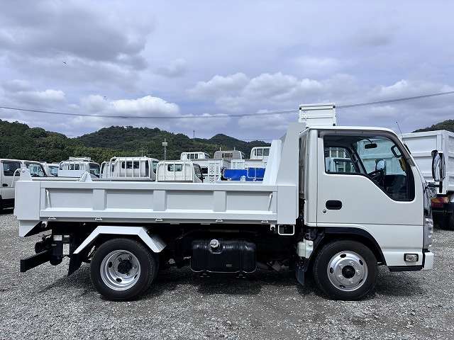 Isuzu Elf 12