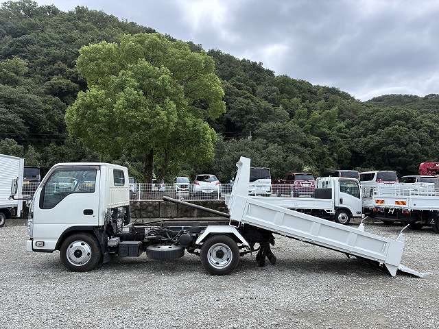 Isuzu Elf 4
