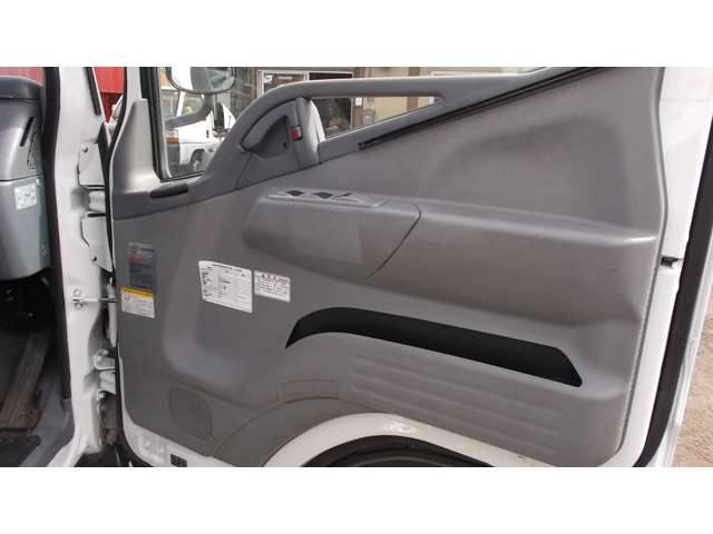 Mitsubishi Fuso Canter 4