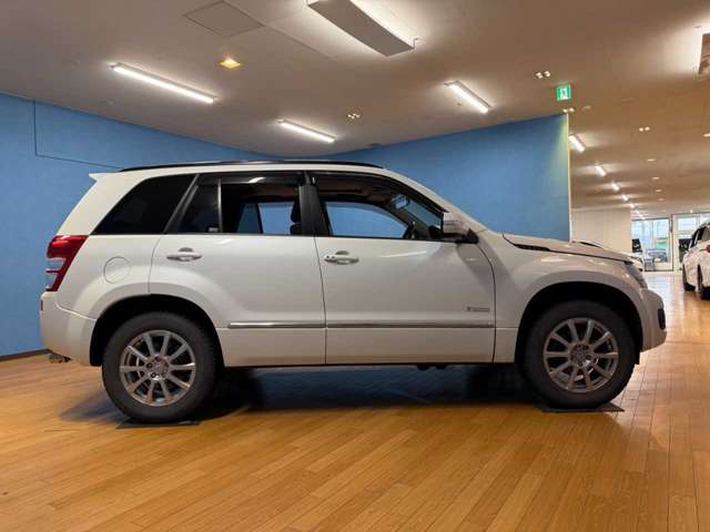 Suzuki Escudo 11