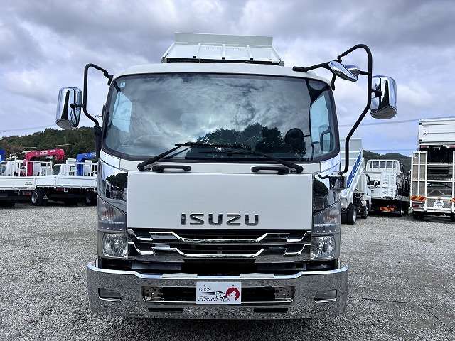 Isuzu Forward 2