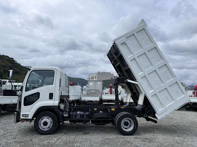Isuzu Forward 4