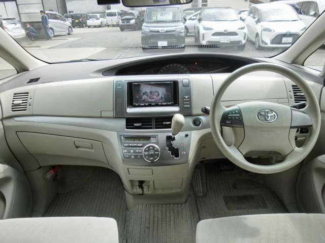 Toyota Estima 11