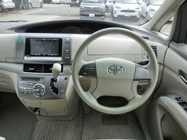 Toyota Estima 12