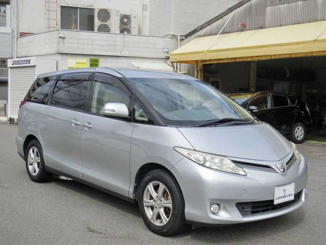 Toyota Estima 4