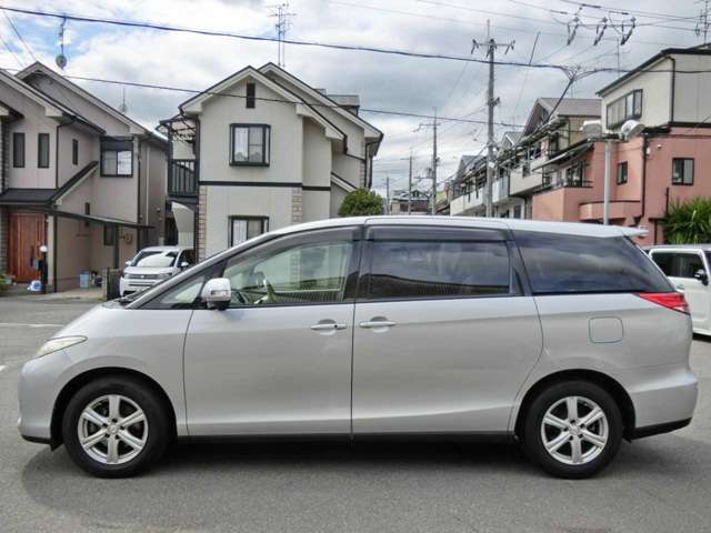 Toyota Estima 8