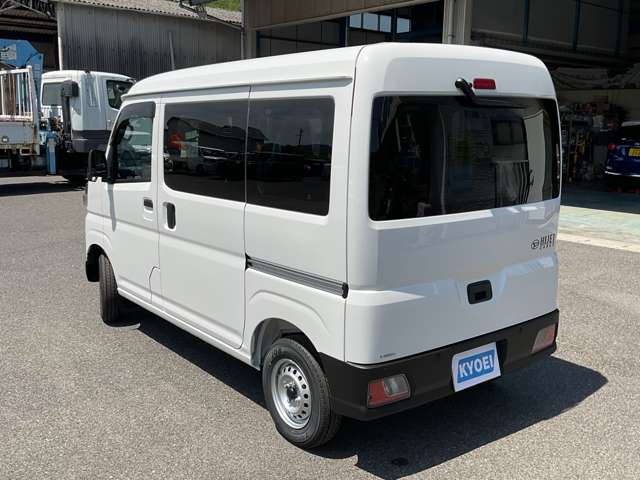 Daihatsu Hijet Cargo 11