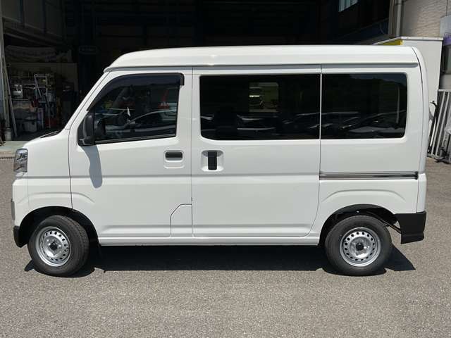 Daihatsu Hijet Cargo 12