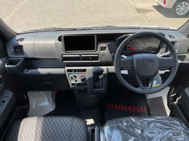 Daihatsu Hijet Cargo 4