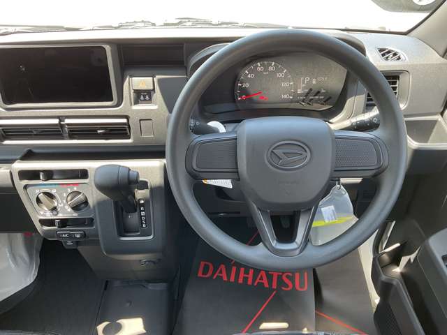 Daihatsu Hijet Cargo 5