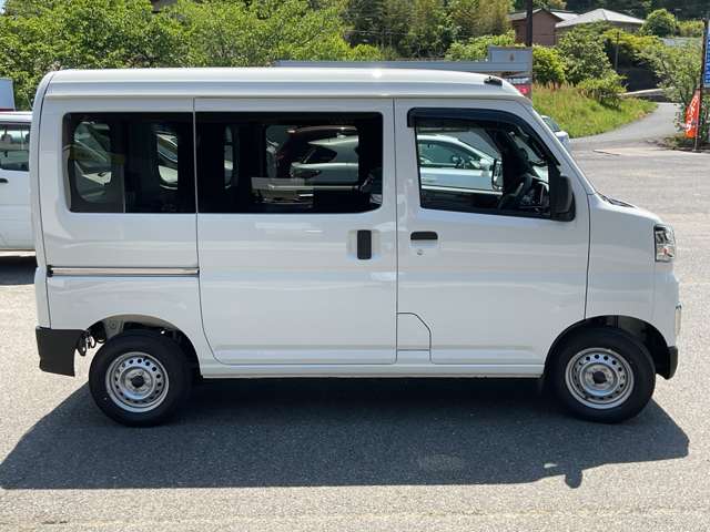 Daihatsu Hijet Cargo 8