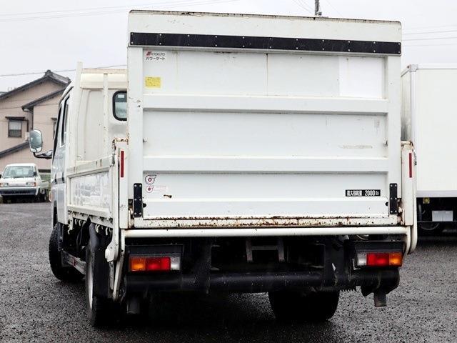 Mitsubishi Fuso Canter 2