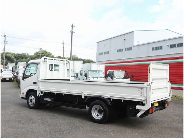 Hino Dutro 11