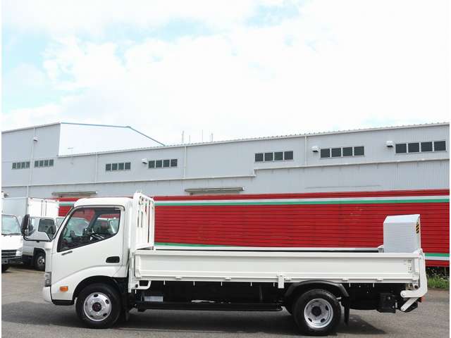 Hino Dutro 12