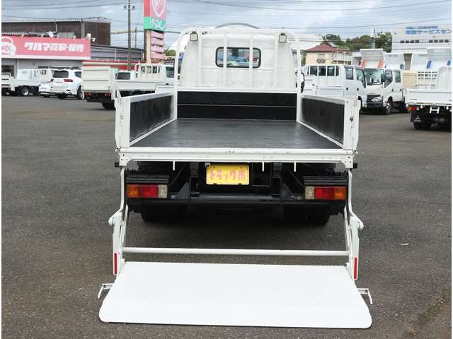 Hino Dutro 3