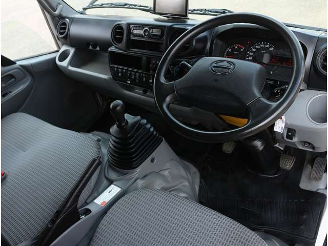 Hino Dutro 4