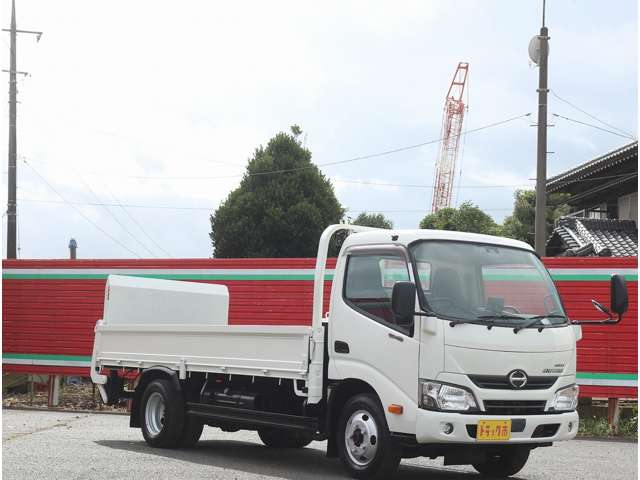 Hino Dutro 7