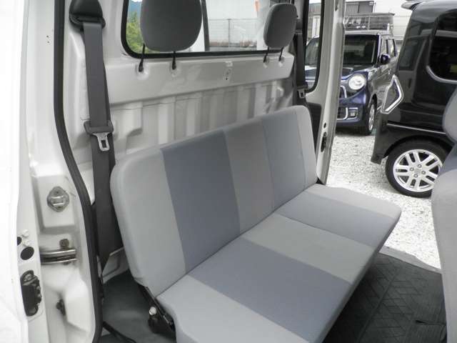 Daihatsu Hijet Deck Van 10