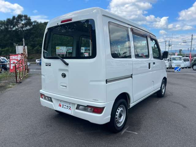 Toyota Pixis Van 5