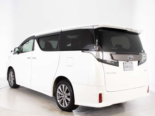 Toyota Vellfire 5
