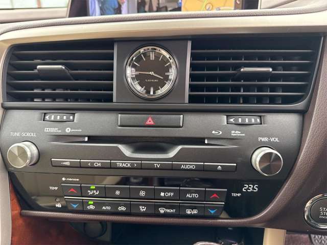 Lexus RX 6