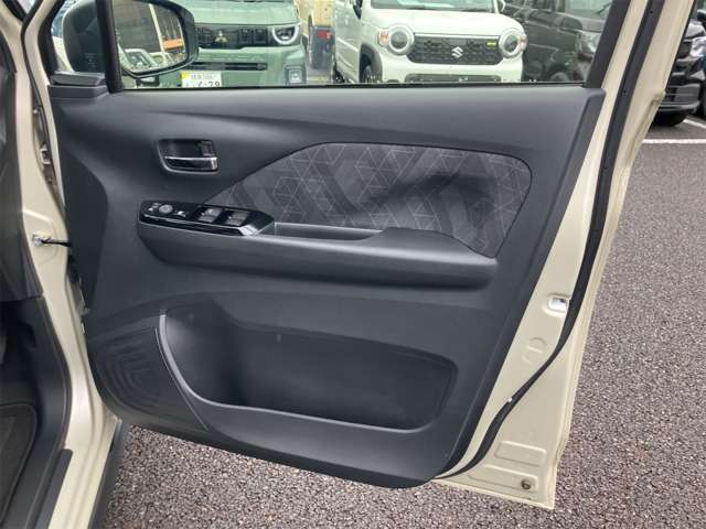 Mitsubishi eK X EV 8