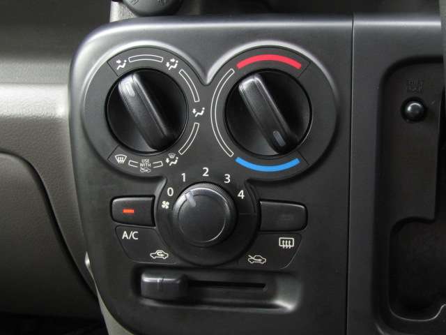 Nissan NV100 Clipper 8