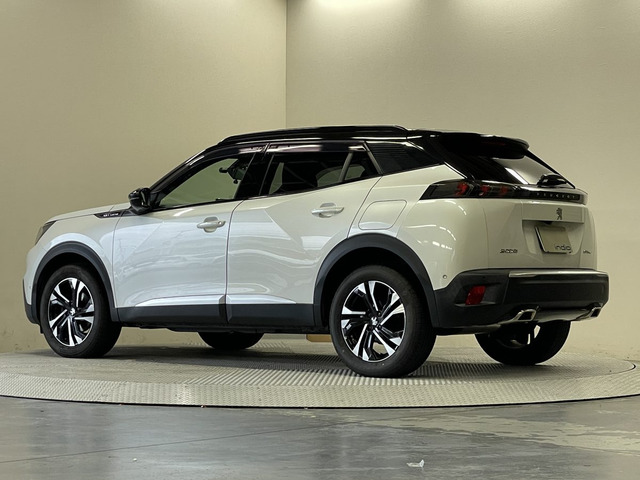 Peugeot SUV 2008 4