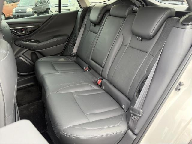 Subaru Legacy Outback 9