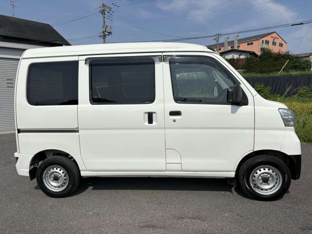 Daihatsu Hijet Cargo 11